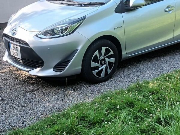 Toyota Aqua Hatchback, Petrol Hybrid, 2020, Silver