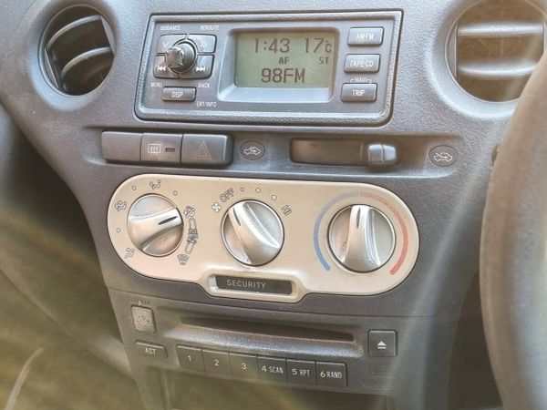 Toyota Yaris Hatchback, Petrol, 2005, Black