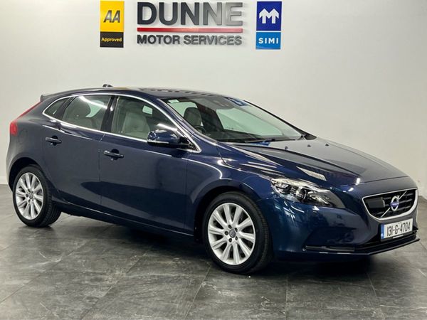 Volvo V40 Hatchback, Diesel, 2013, Blue