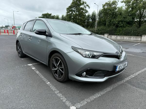 Toyota Auris Hatchback, Petrol, 2018, Grey