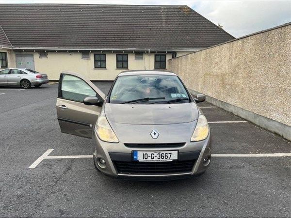 Renault Clio Hatchback, Ethanol Petrol, 2010, Gold