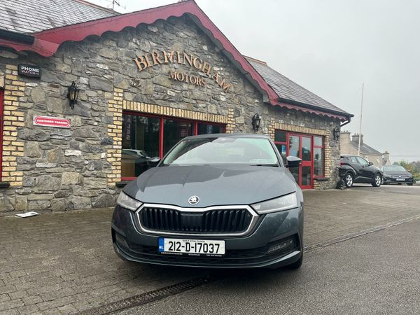 Skoda Octavia Saloon, Diesel, 2021, Grey