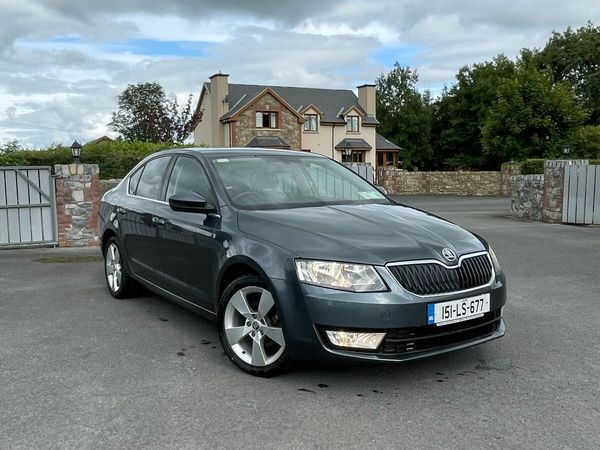Skoda Octavia Saloon, Diesel, 2015, Grey