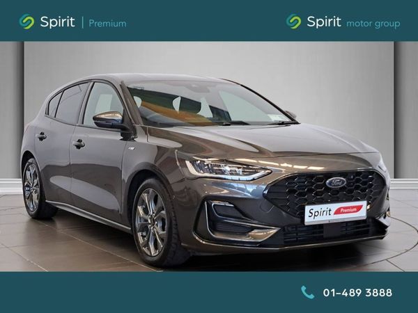 Ford Focus Hatchback, Petrol, 2022, Grey