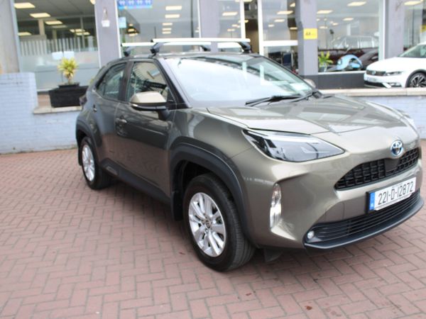 Toyota Yaris Cross Hatchback, Petrol Hybrid, 2022, Green