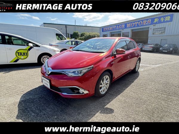 Toyota Auris Hatchback, Petrol Hybrid, 2016, Red