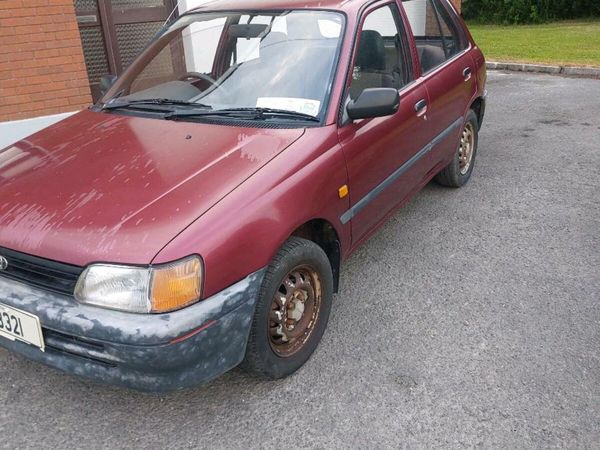 Toyota Starlet Hatchback, Petrol, 1994, Red