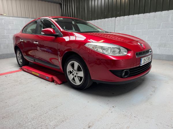 Renault Fluence Saloon, Diesel, 2013, Red