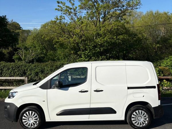 Citroen Berlingo MPV, Diesel, 2019, White