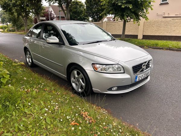 Volvo S40 Saloon, Diesel, 2012, Silver