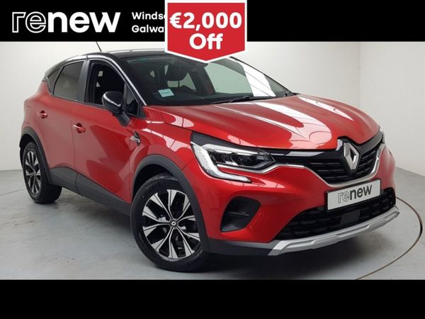 Renault Captur Hatchback, Petrol, 2022, Red