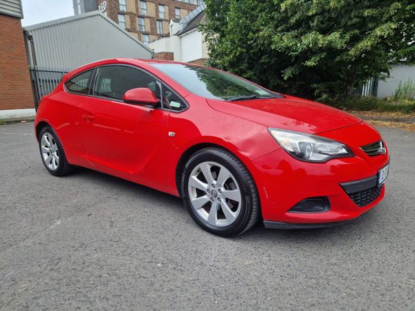 Opel Astra Hatchback, Diesel, 2012, Red