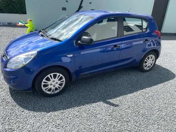 Hyundai i20 Hatchback, Petrol, 2009, Blue