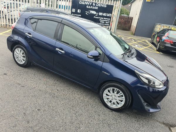 Toyota Aqua Hatchback, Petrol Hybrid, 2018, Navy