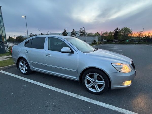 Skoda Octavia Hatchback, Diesel, 2010, Silver