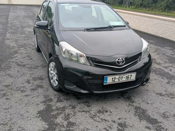 Toyota Yaris Hatchback, Petrol, 2012, Black