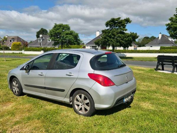 Peugeot 308 Hatchback, Diesel, 2012, Silver