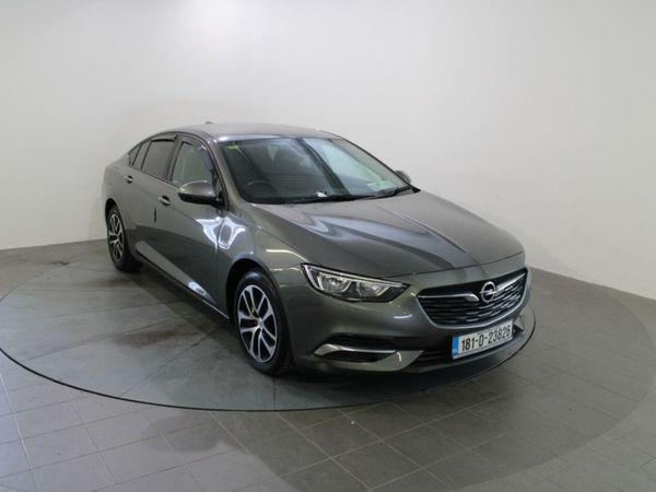 Opel Insignia Hatchback, Diesel, 2018, Grey