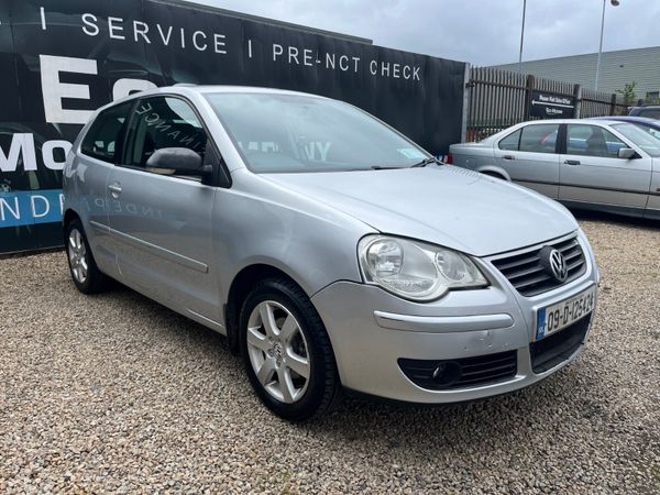 Volkswagen Polo Hatchback, Petrol, 2009, Silver
