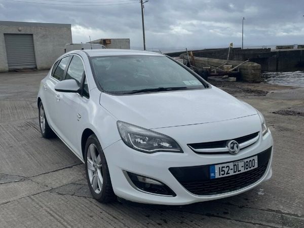 Vauxhall Astra Hatchback, Diesel, 2015, White
