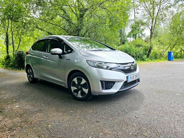 Honda Fit Hatchback, Petrol Hybrid, 2017, Silver