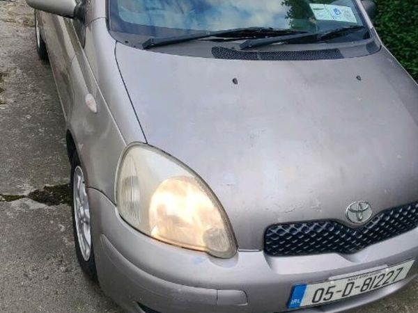 Toyota Yaris Hatchback, Petrol, 2005, Grey