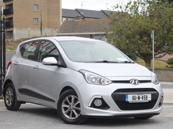 Hyundai i10 Hatchback, Petrol, 2016, Silver