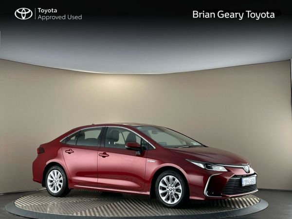Toyota Corolla Saloon, Petrol Hybrid, 2019, Red