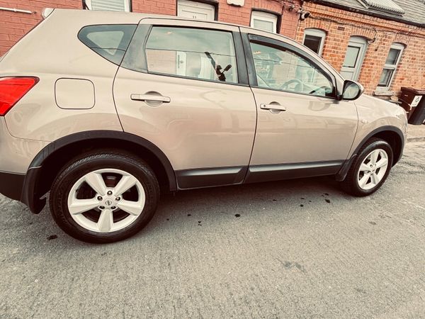 Nissan Qashqai Hatchback, Diesel, 2010, Brown