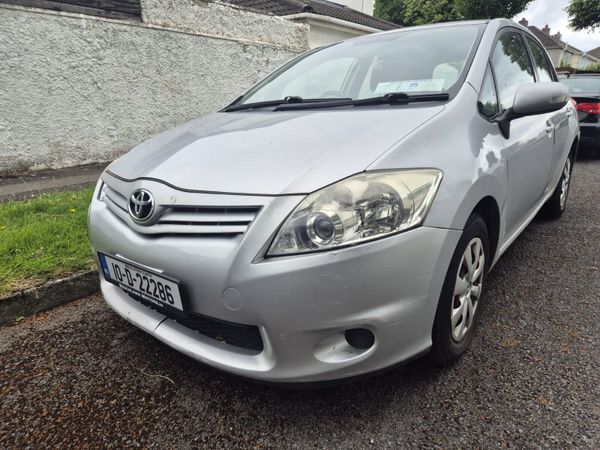Toyota Auris Hatchback, Petrol, 2010, Silver