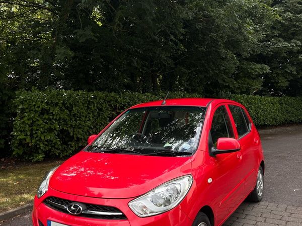 Hyundai i10 Hatchback, Petrol, 2012, Red