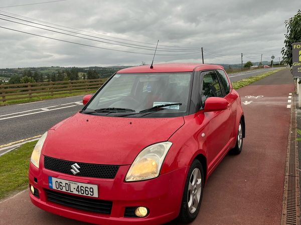 Suzuki Swift Hatchback, Petrol, 2006, Red