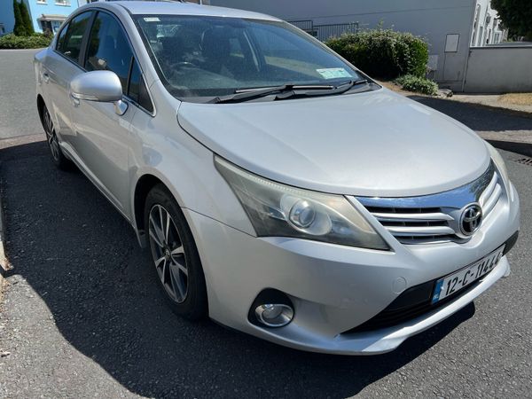Toyota Avensis Saloon, Diesel, 2012, Silver