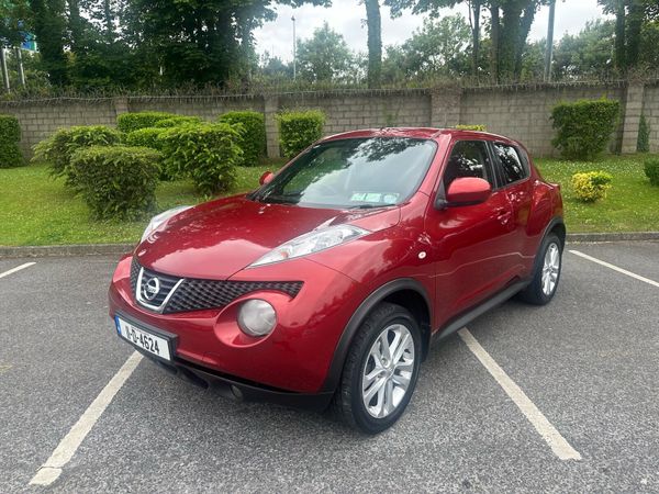 Nissan Juke SUV, Petrol, 2011, Red