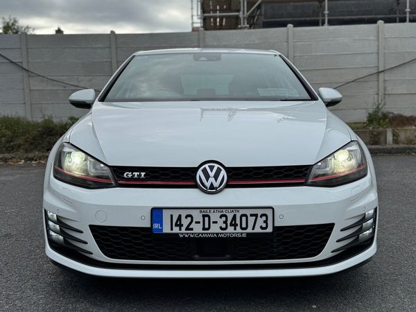 Volkswagen Golf Hatchback, Petrol, 2014, White