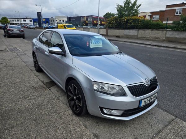 Skoda Octavia Hatchback, Diesel, 2014, Silver
