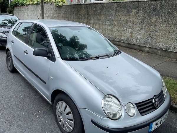 Volkswagen Polo Hatchback, Petrol, 2005, Silver