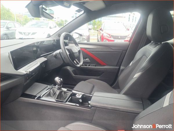 Opel Astra Hatchback, Petrol, 2022, Red