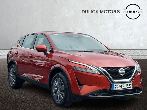 Nissan Qashqai MPV, Petrol, 2022, Red