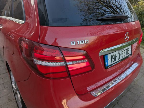 Mercedes-Benz B-Class MPV, Petrol, 2019, Red