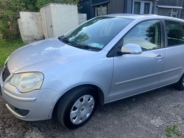 Volkswagen Polo Hatchback, Petrol, 2006, Silver