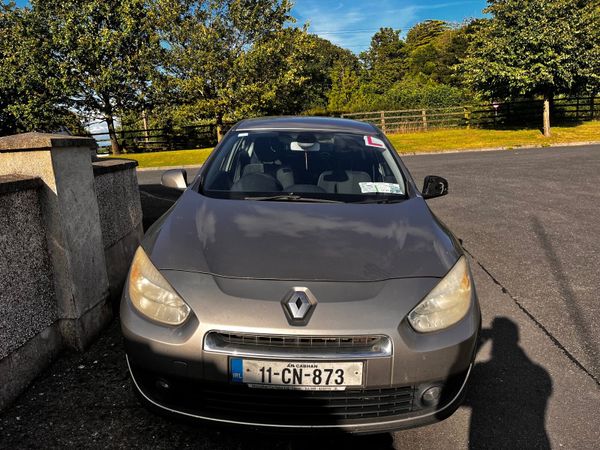Renault Fluence Saloon, Diesel, 2011, Gold