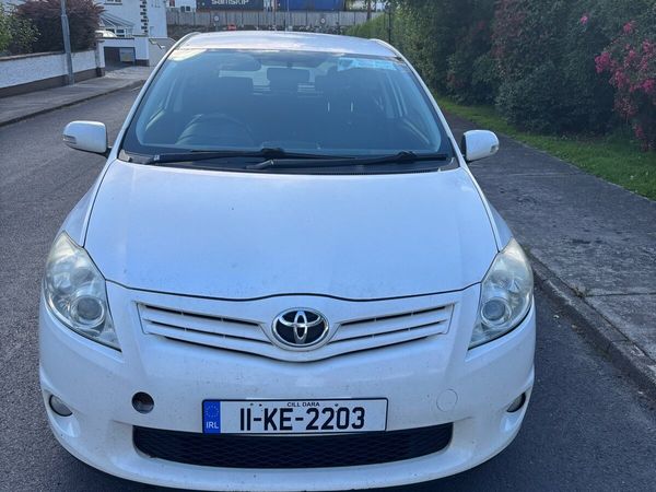Toyota Auris Hatchback, Diesel, 2011, White
