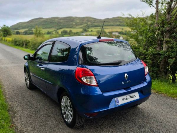 Renault Clio Hatchback, Petrol, 2011, Blue