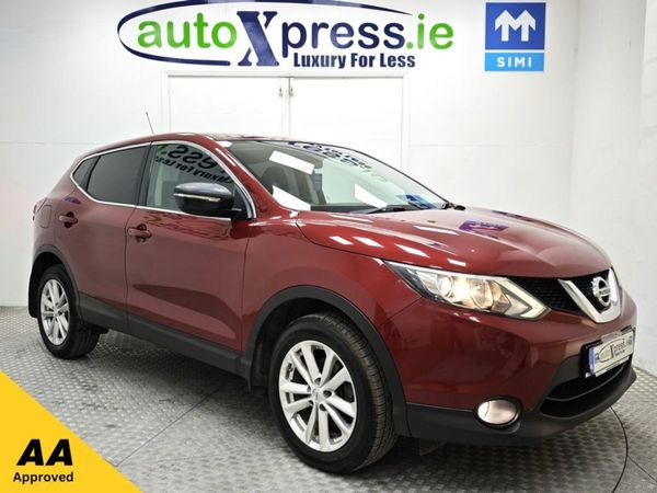 Nissan Qashqai SUV, Diesel, 2014, Red