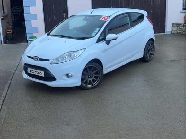 Ford Fiesta Hatchback, Diesel, 2011, White