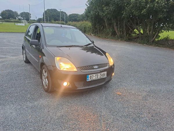 Ford Fiesta Hatchback, Petrol, 2007, Black