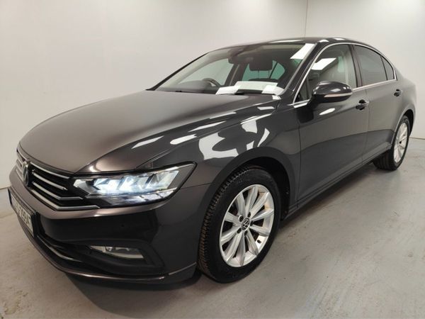 Volkswagen Passat Saloon, Diesel, 2022, Grey