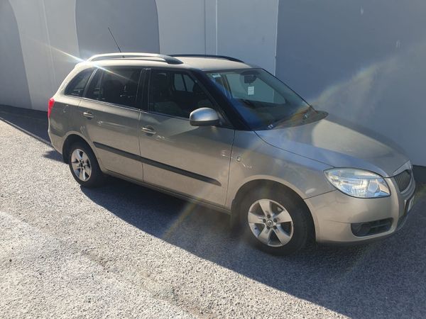 Skoda Fabia Estate/Jeep, Petrol, 2010, Beige