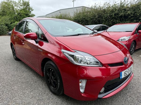 Toyota Prius Hatchback, Hybrid, 2015, Red